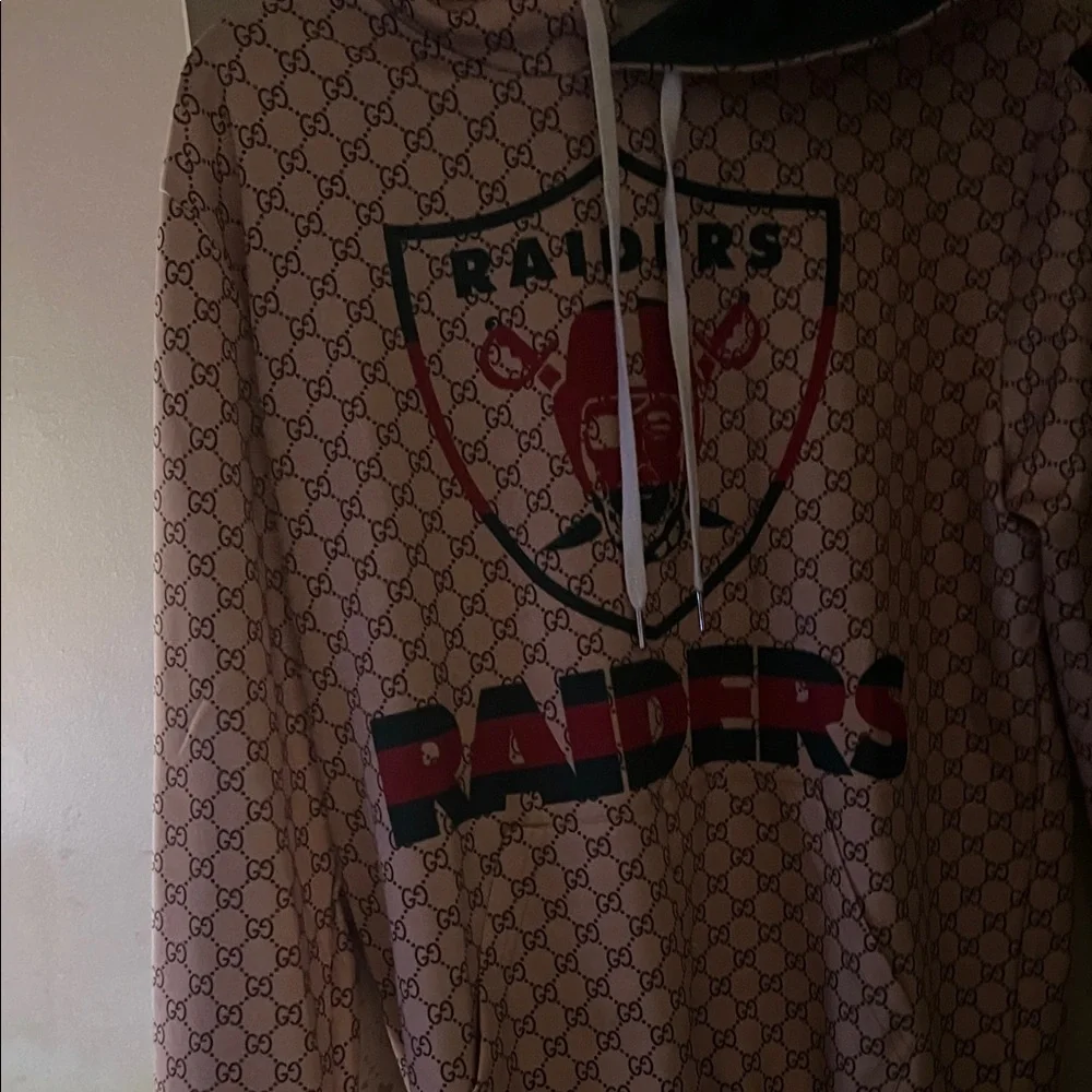 Copy Gucci  Beige Raiders Logo hoody Sweater - Picture 4 of 4